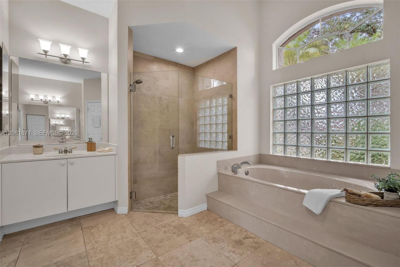 2008 NW 126th Ave , Pembroke Pines, FL 33028 Photo