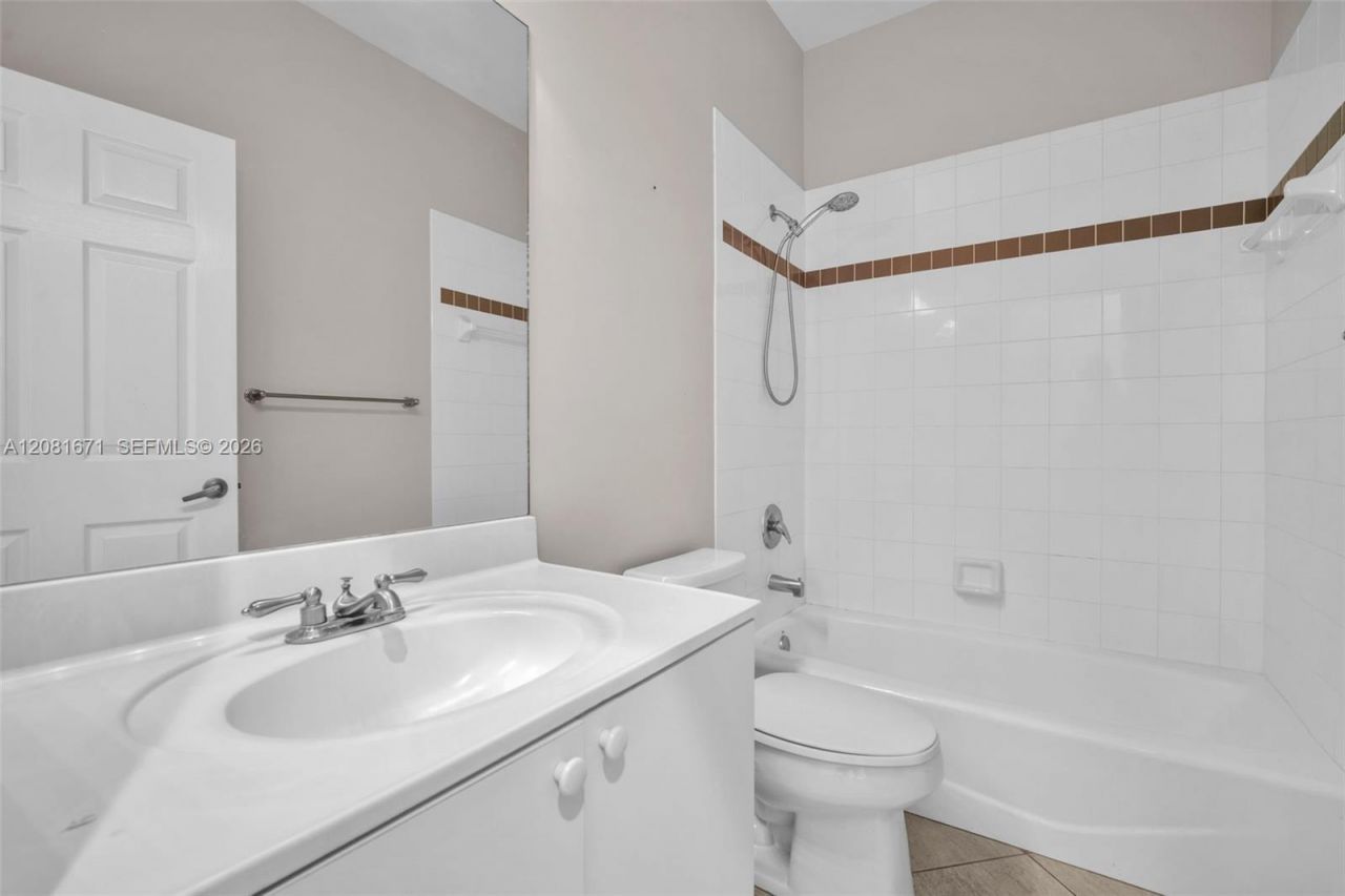2008 NW 126th Ave , Pembroke Pines, FL 33028 Photo