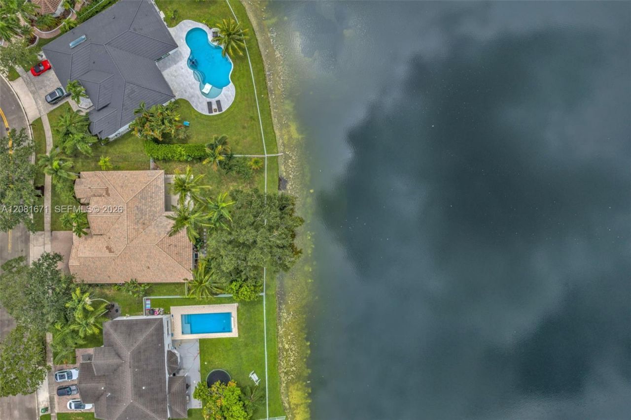 2008 NW 126th Ave , Pembroke Pines, FL 33028 Photo