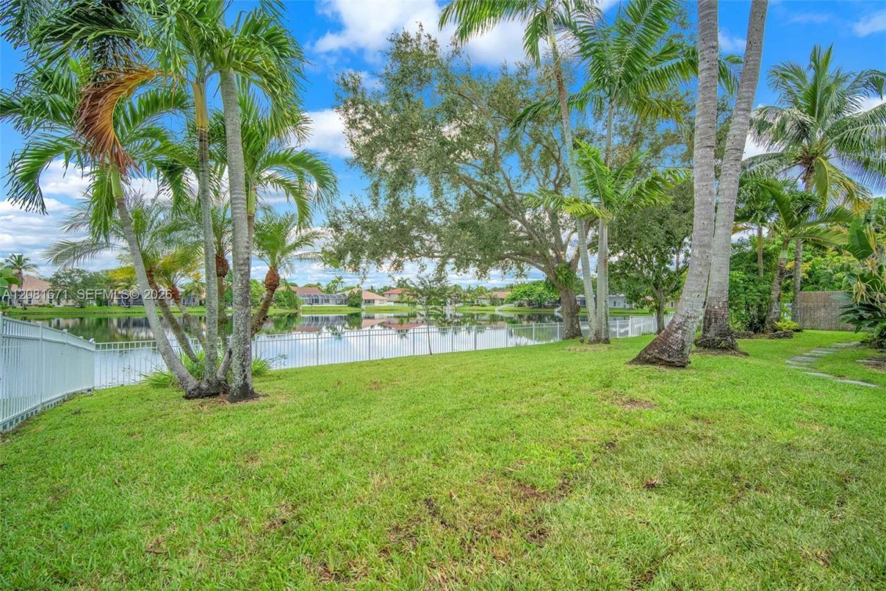 2008 NW 126th Ave , Pembroke Pines, FL 33028 Photo