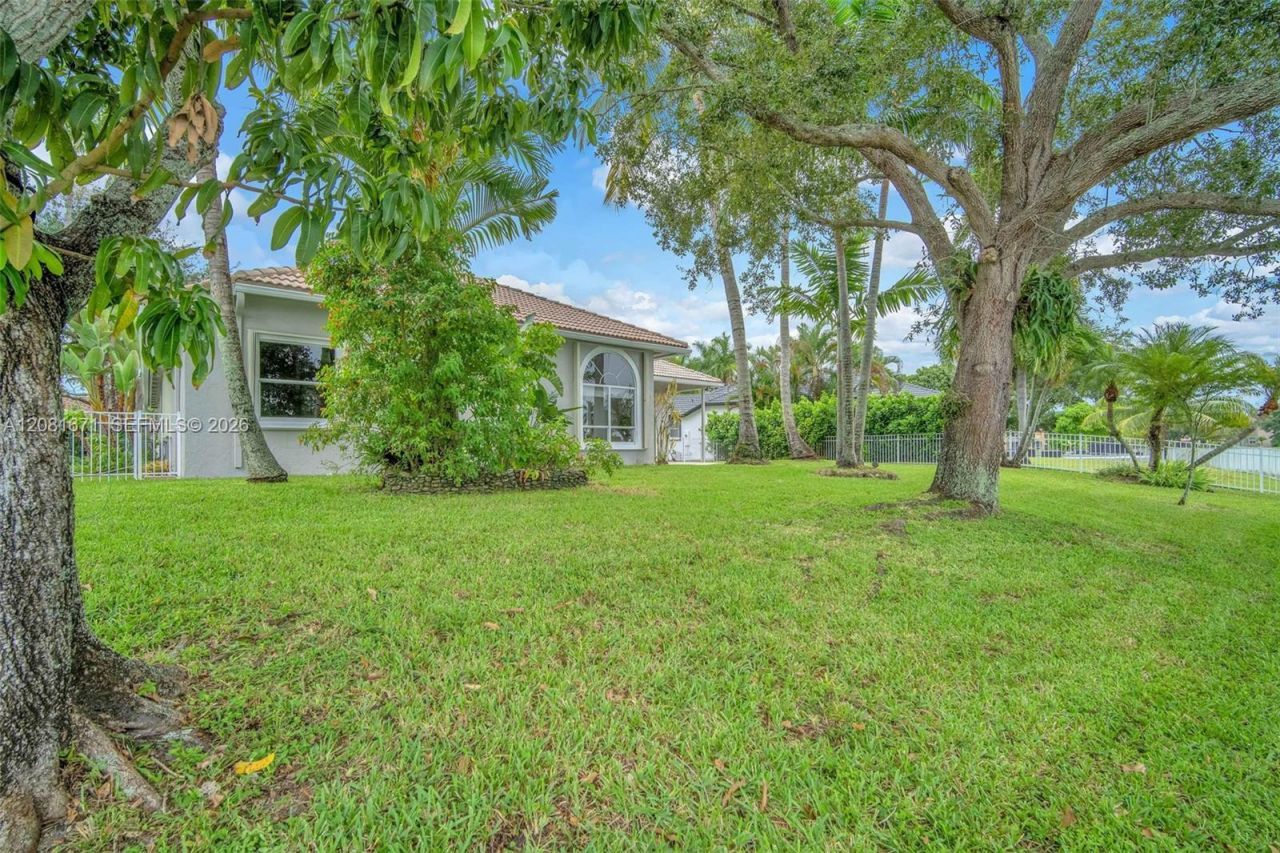 2008 NW 126th Ave , Pembroke Pines, FL 33028 Photo