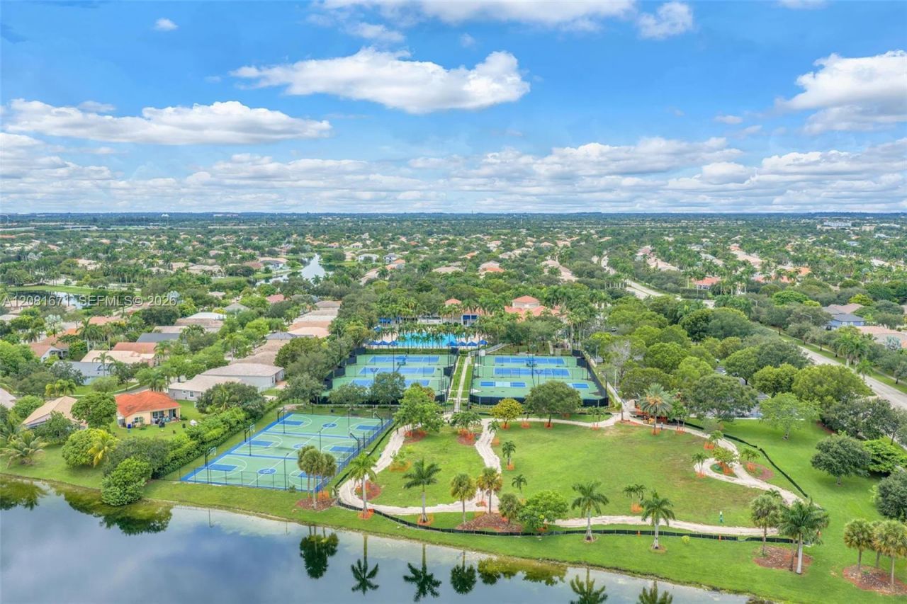 2008 NW 126th Ave , Pembroke Pines, FL 33028 Photo