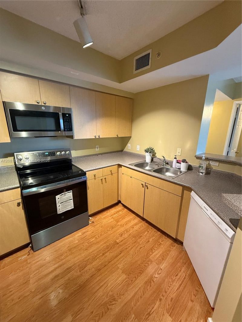 1919 Van Buren St, Unit 608A, Hollywood, FL 33020 Photo