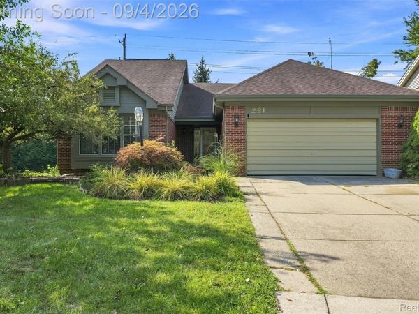 221 Sandalwood Drive, Rochester Hills, Mi 48307