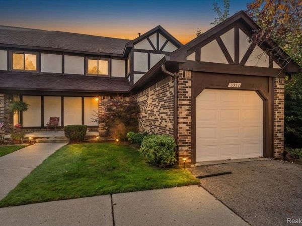 3332 Heritage Parkway , Dearborn, Mi 48124