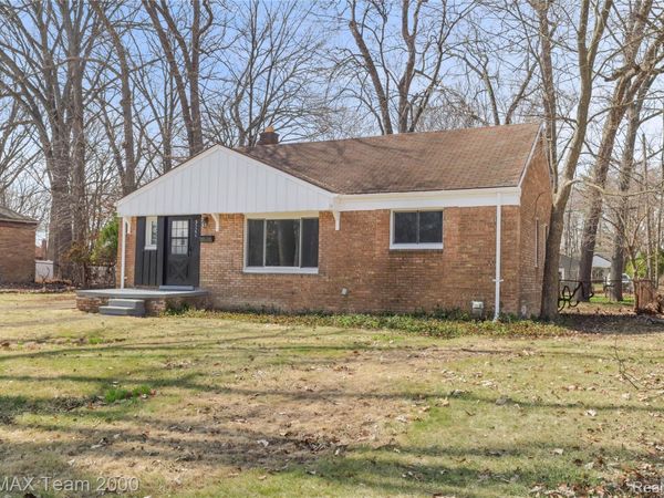 21171 Westhampton Street , Oak Park, Mi 48237