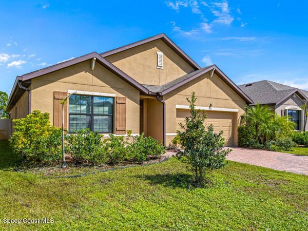 637 Old Country Road SE , Palm Bay, FL 32909