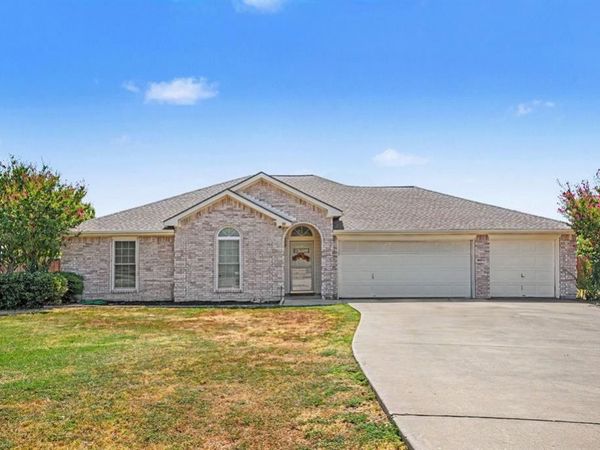 106 Bent Creek Court , Waxahachie, TX 75165
