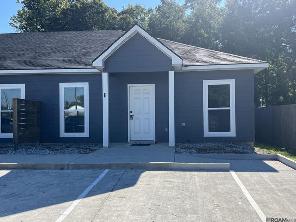 30024 King St, Unit #E, Walker, LA 70785