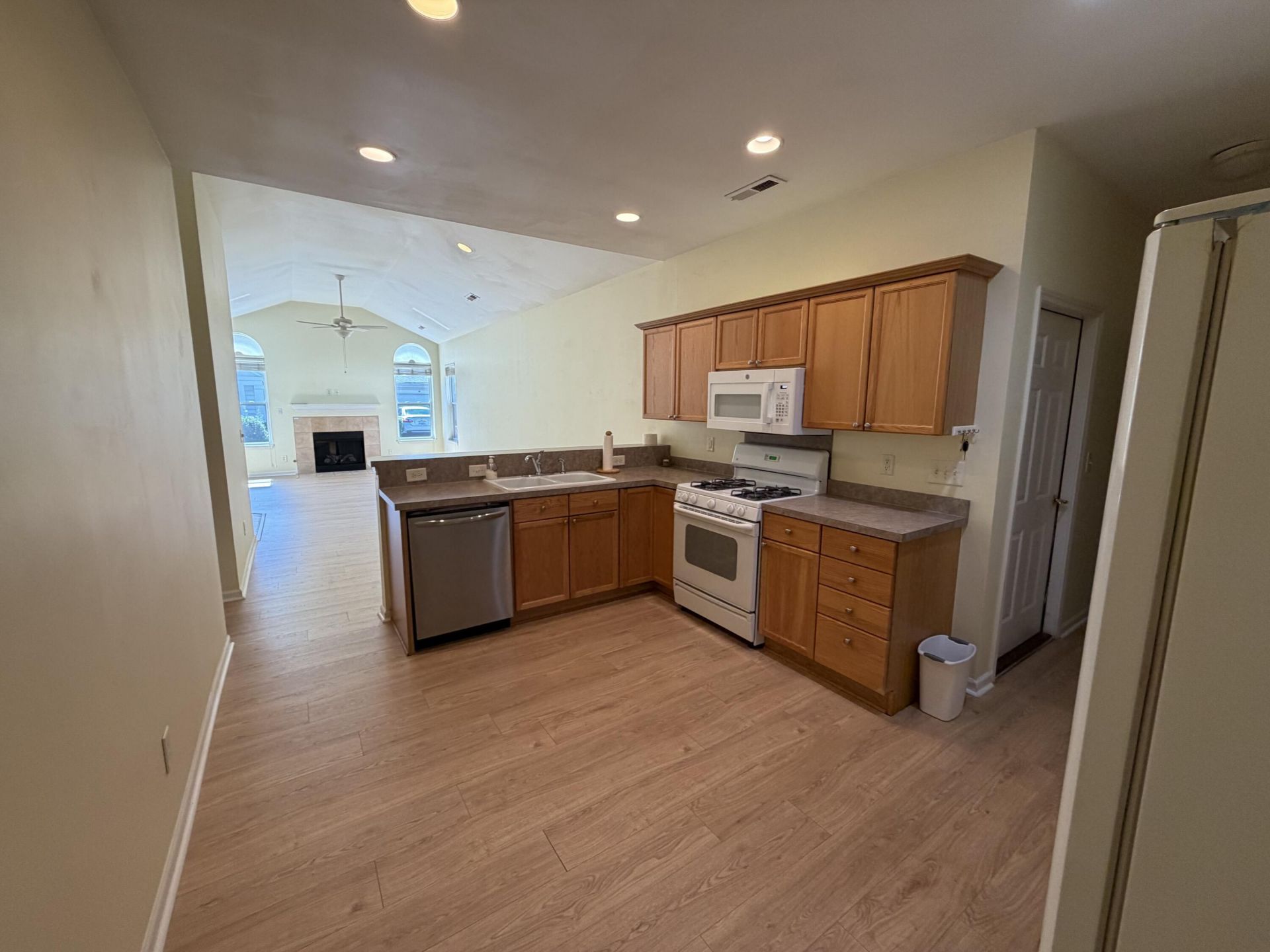 8800 Dorchester Road Photo 5