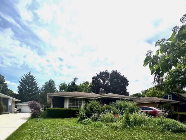 4114 N 94th STREET, Wauwatosa, WI 53222