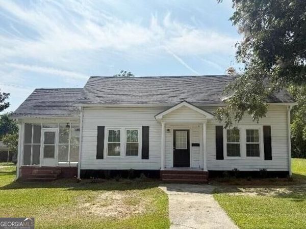 411 W Pine Street, Swainsboro, GA 30401
