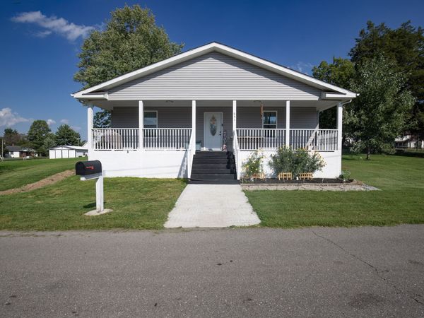 651 Union Street, Hope, IN 47246