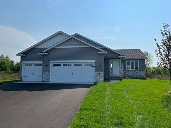 2640 Peridot Street , Saint Augusta, MN 56301