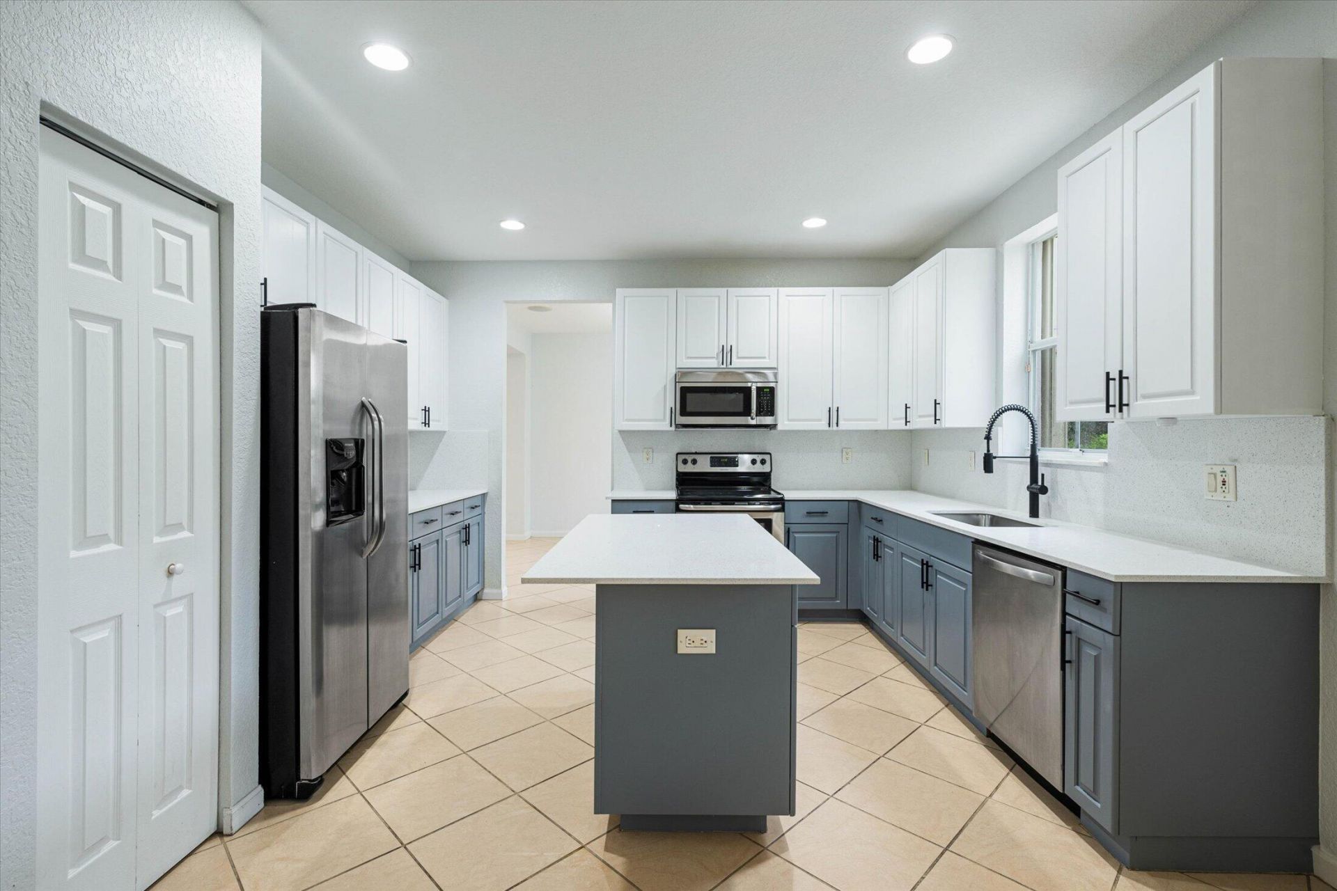 890 Hawthorn Terrace, Weston, FL 33327 Photo