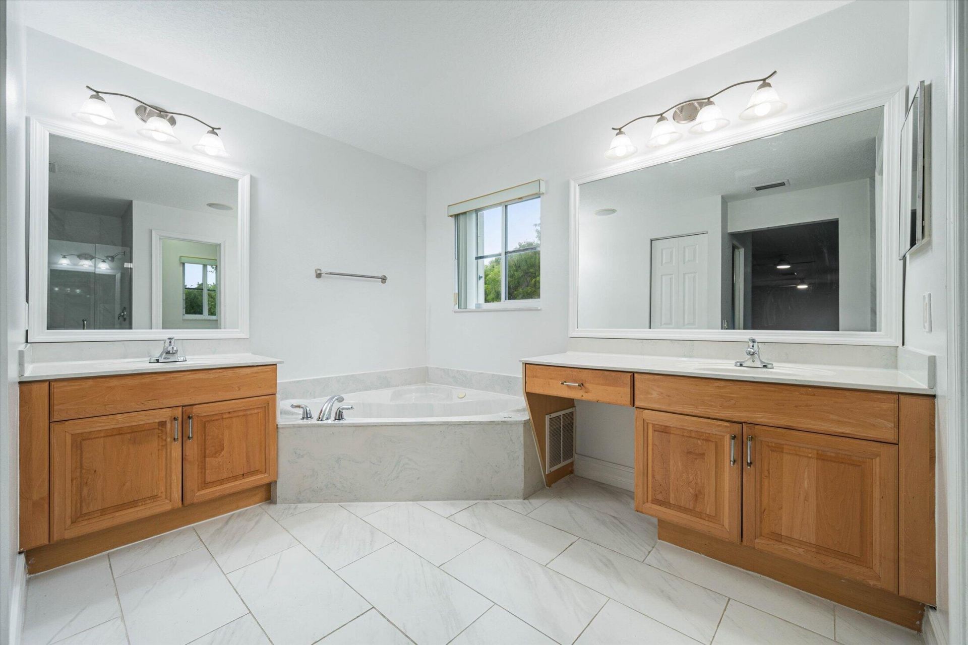 890 Hawthorn Terrace, Weston, FL 33327 Photo