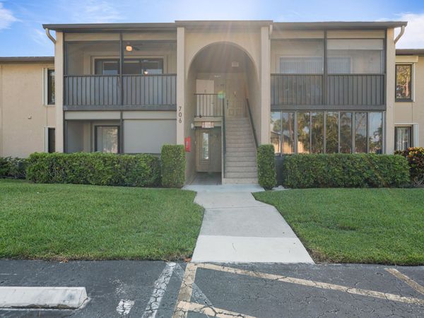706 Sunny Pine Way, Unit E2, Greenacres, FL 33415
