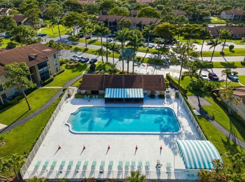 706 Sunny Pine Way, Unit E2, Greenacres, FL 33415 Photo
