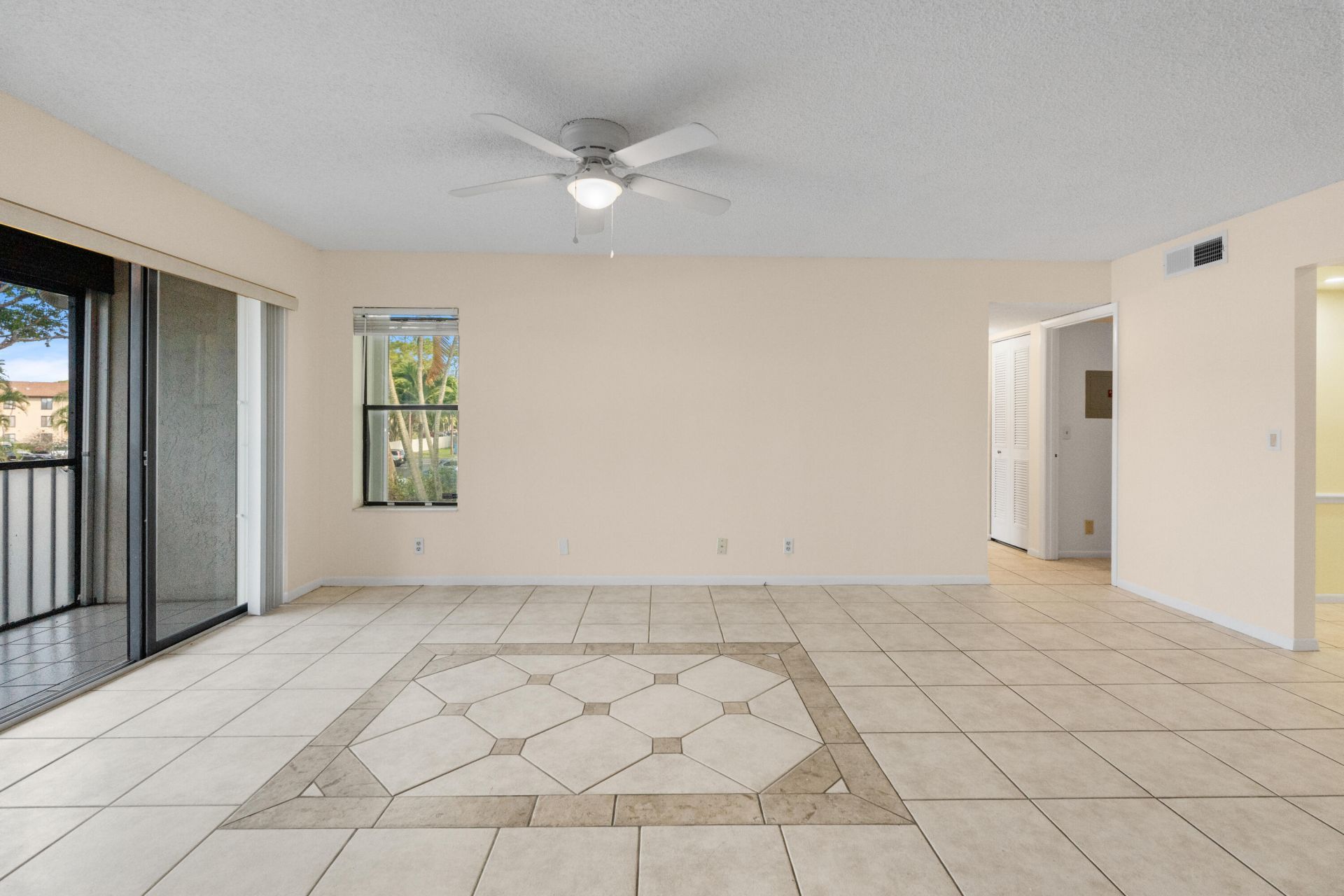 706 Sunny Pine Way, Unit E2, Greenacres, FL 33415 Photo