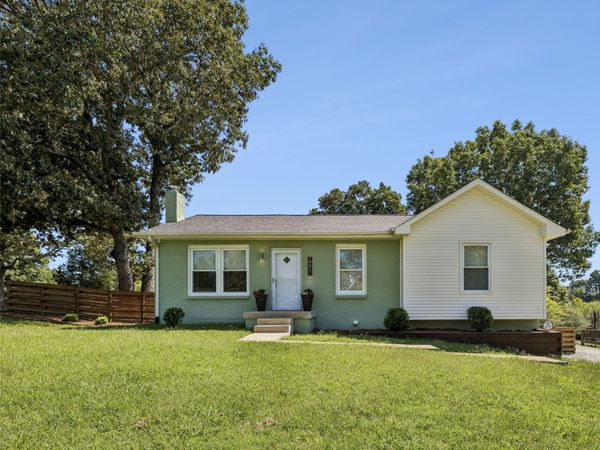401 Bluebird Ln , Dickson, TN 37055