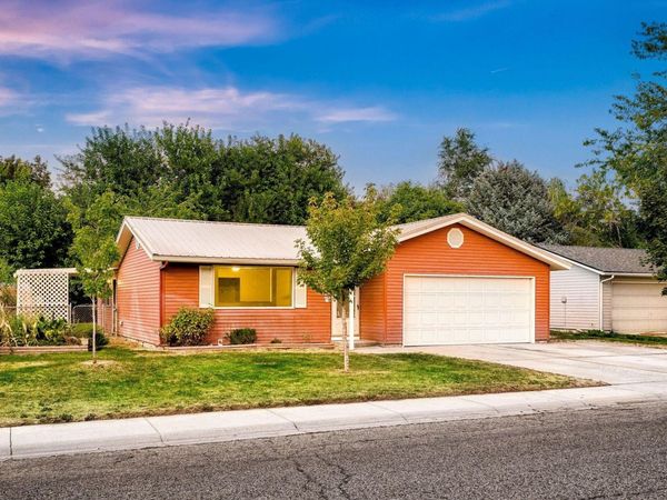 848 W Kinghorn Dr, Nampa, ID 83651