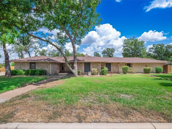1702 Lone Oak DR, Leander, TX 78641