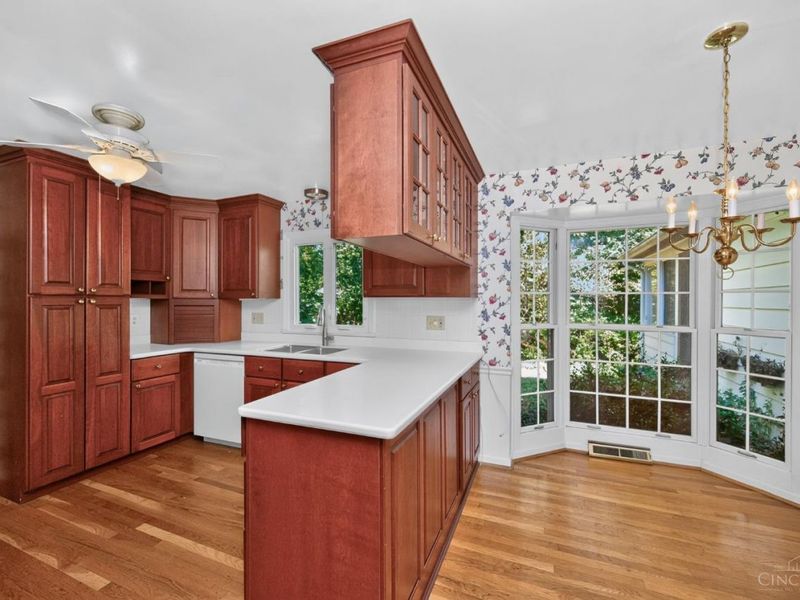 6402 Westover Circle, Sycamore Township, OH 45236 Photo 7