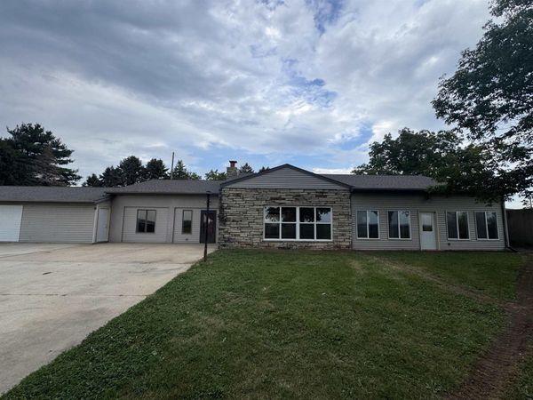 17289 County Rd D62 , Monticello, IA 52310