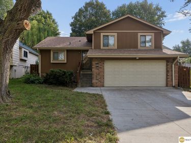 7617 N 80 Street, Omaha, NE 68122