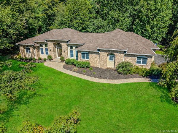 6 Marycrest Road, West Nyack, NY 10994