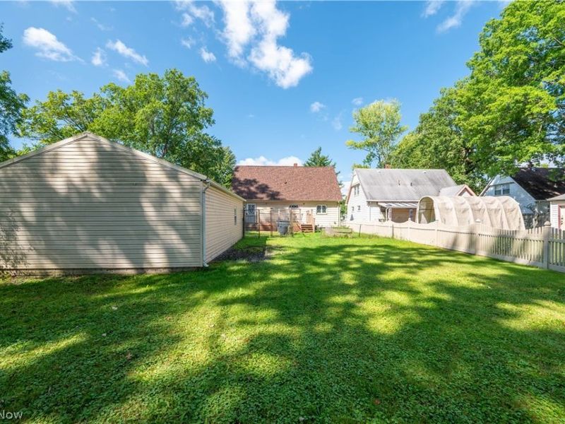 644 Southern Boulevard NW, Warren, OH 44485 Photo 2
