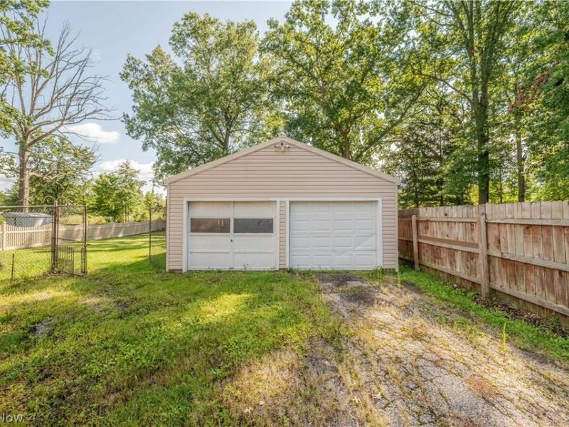 644 Southern Boulevard NW, Warren, OH 44485 Photo 3