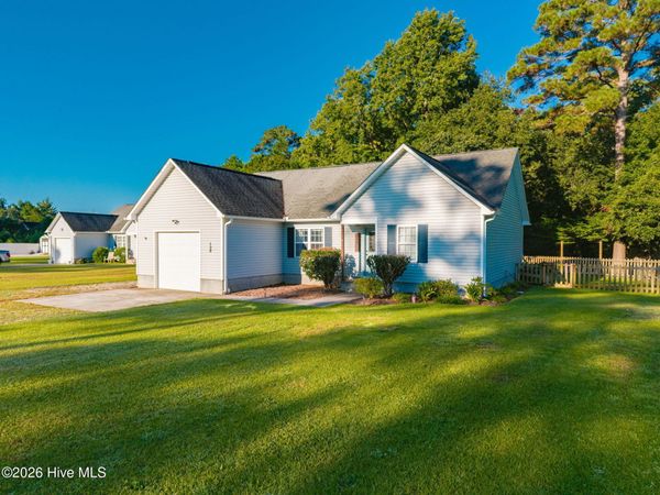 126 Joans Haven Drive , Newport, NC 28570