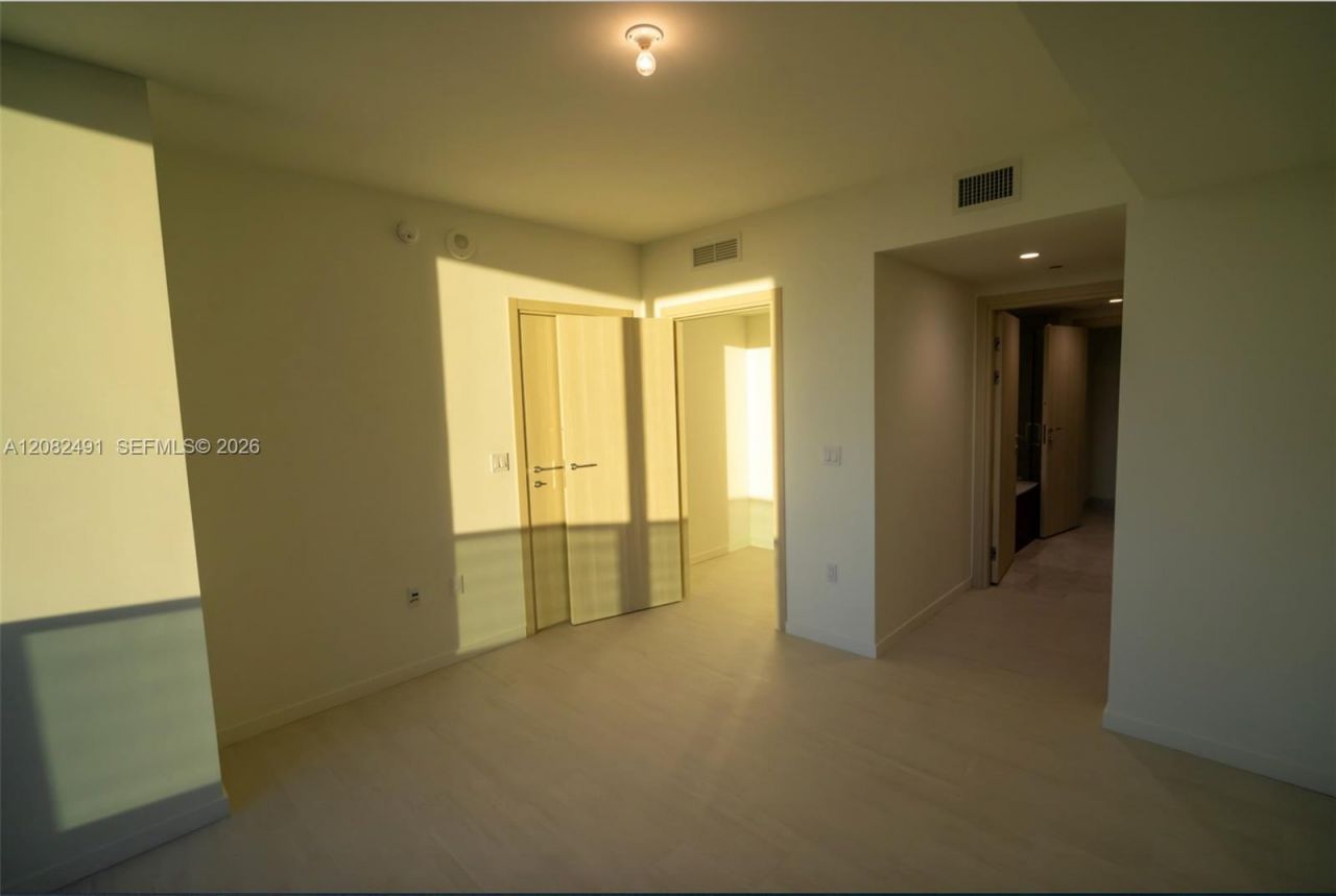 1000 Brickell Plaza , Unit 2406, Miami, FL 33131 Photo