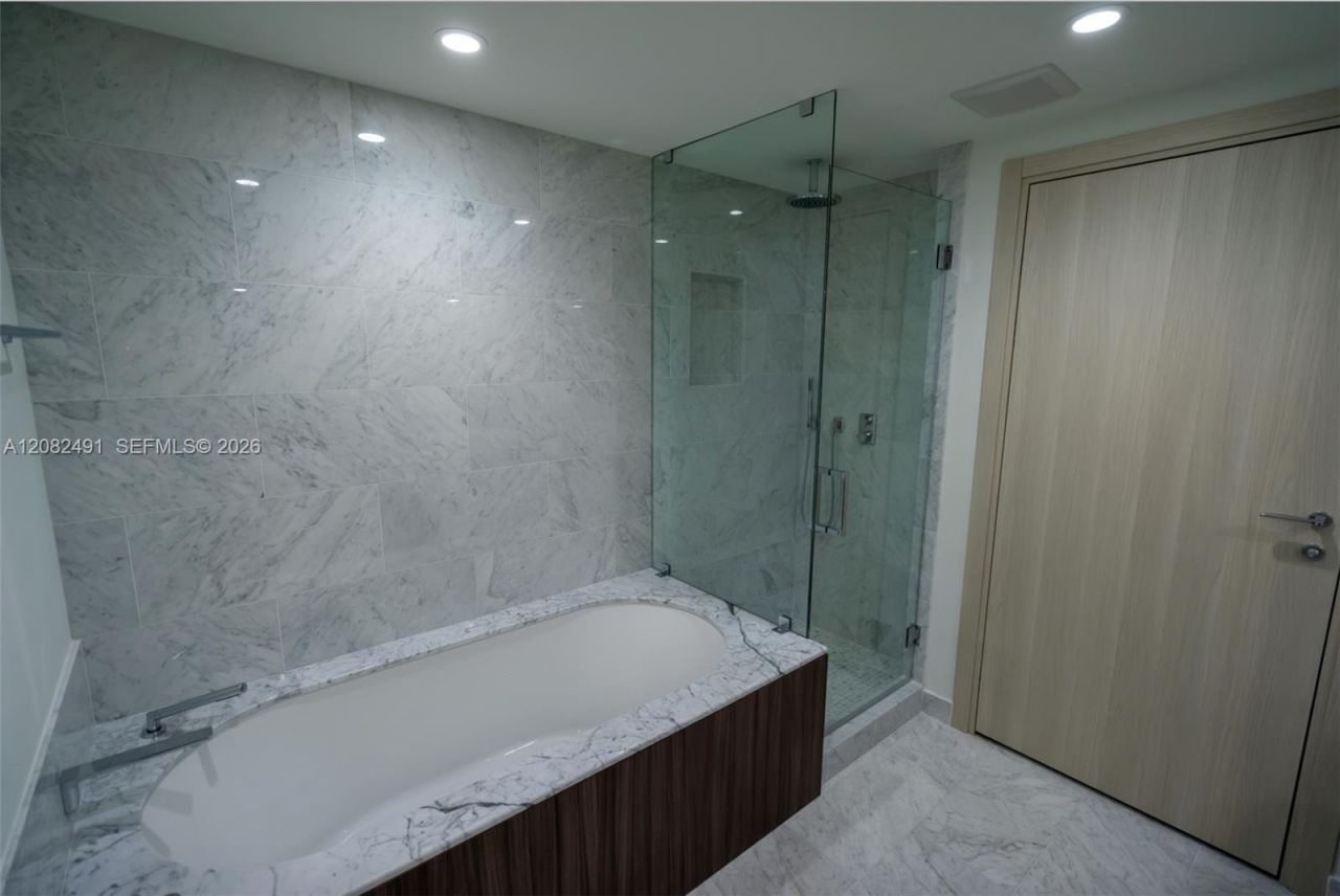 1000 Brickell Plaza , Unit 2406, Miami, FL 33131 Photo