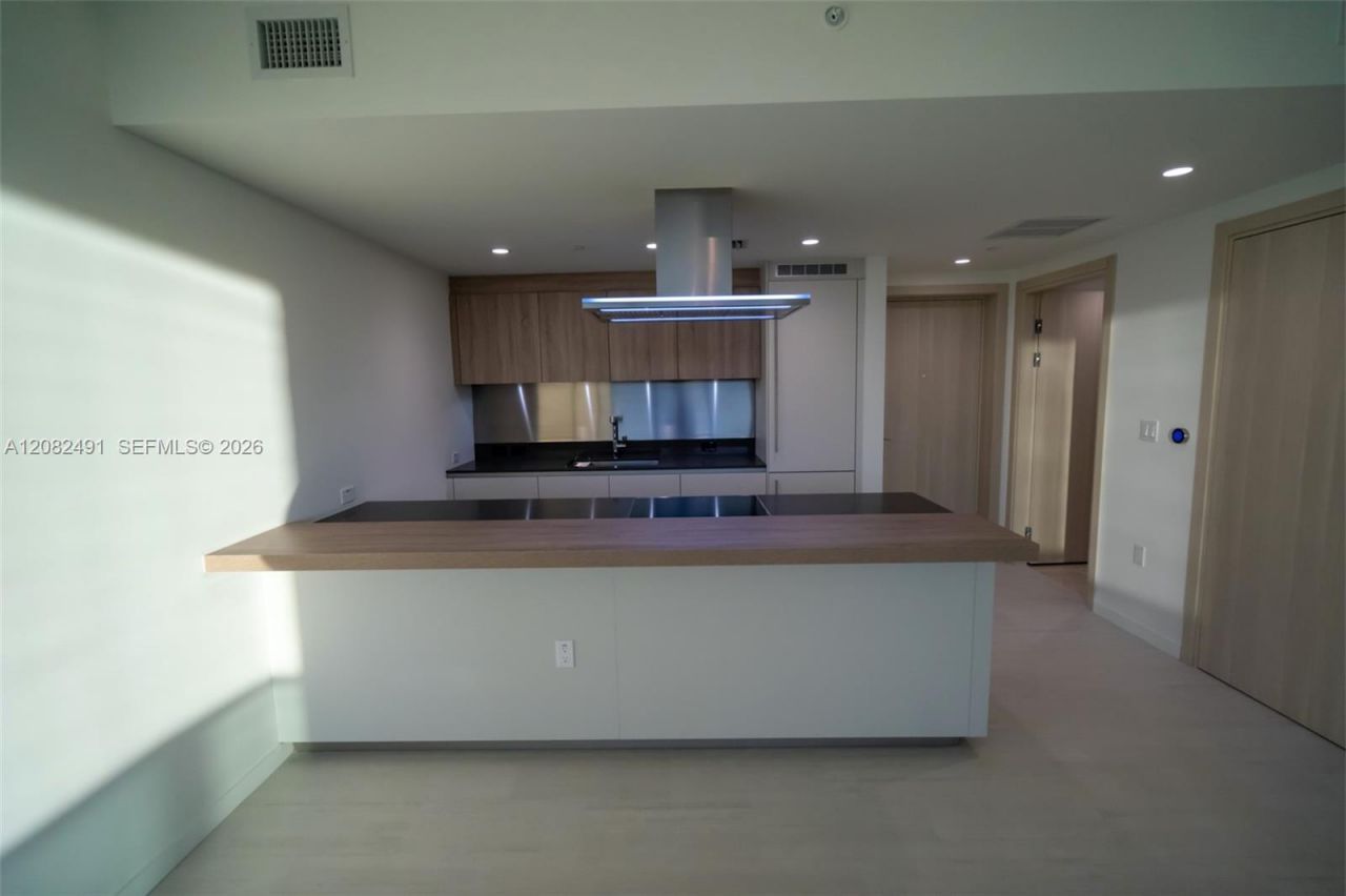 1000 Brickell Plaza , Unit 2406, Miami, FL 33131 Photo