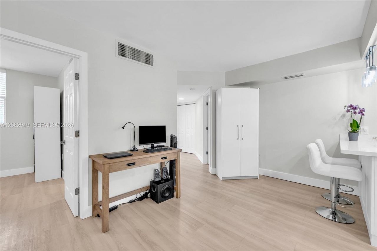 9091 Lime Bay Blvd, Unit 211, Tamarac, FL 33321 Photo