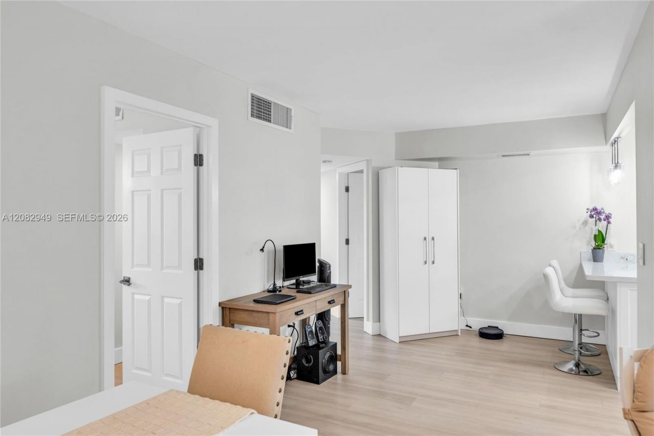 9091 Lime Bay Blvd, Unit 211, Tamarac, FL 33321 Photo