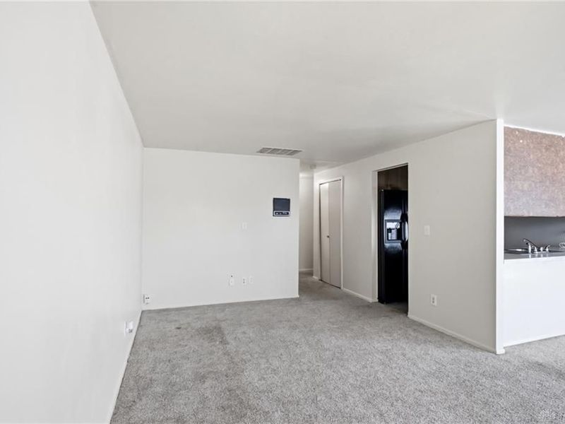 5639 Troy Villa Boulevard, Huber Heights, OH 45424 Photo 8