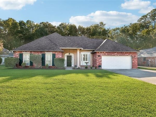 429 WESTWOOD Drive , Mandeville, LA 70471