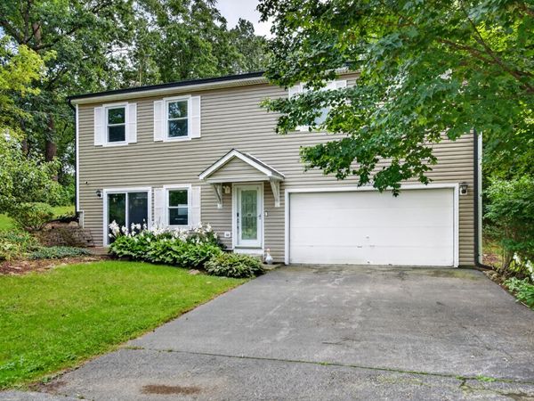 919 W Dale Avenue , McHenry, IL 60051