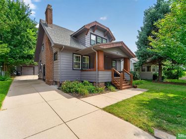 409 S 49th Street, Omaha, NE 68132