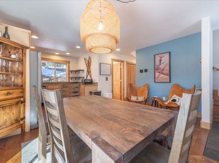 50638 Hemlock Court, Soda Springs, CA 95728 Photo