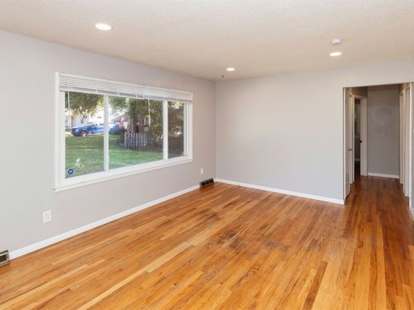 2761 Skeies Drive, Des Moines, IA 50317