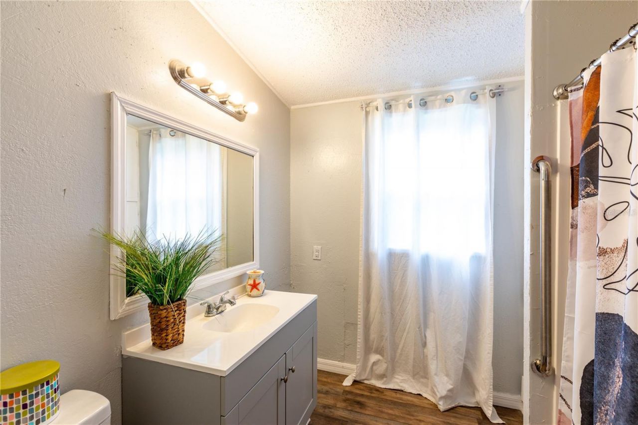 17242 Bradford Avenue, Brooker, FL 32622 Photo