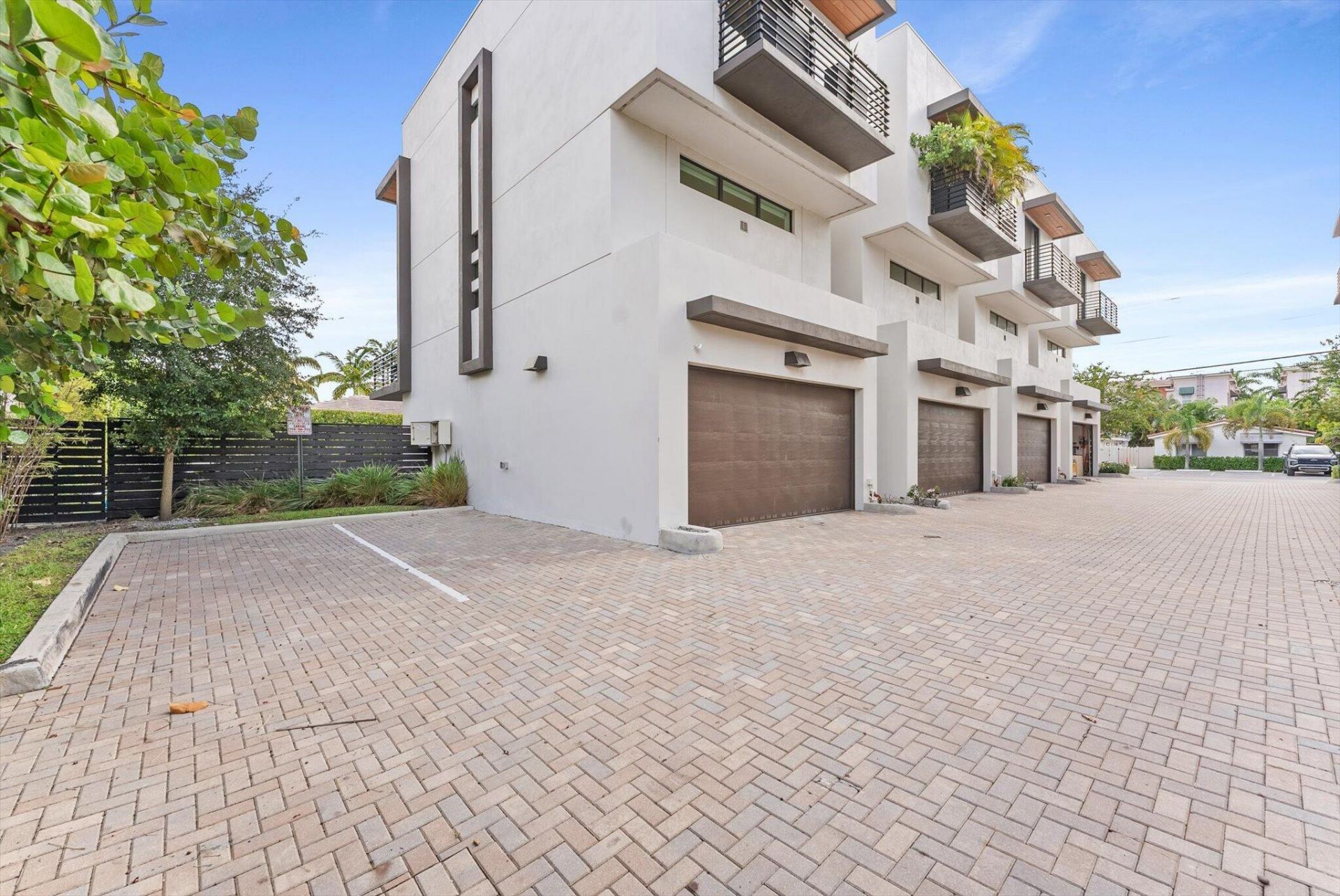 1048 N Victoria Park Road, Fort Lauderdale, FL 33304 Photo