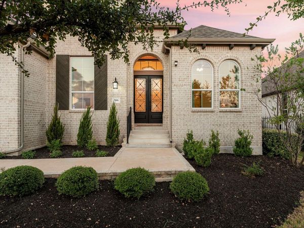 586 Two Creeks LN, Austin, TX 78737