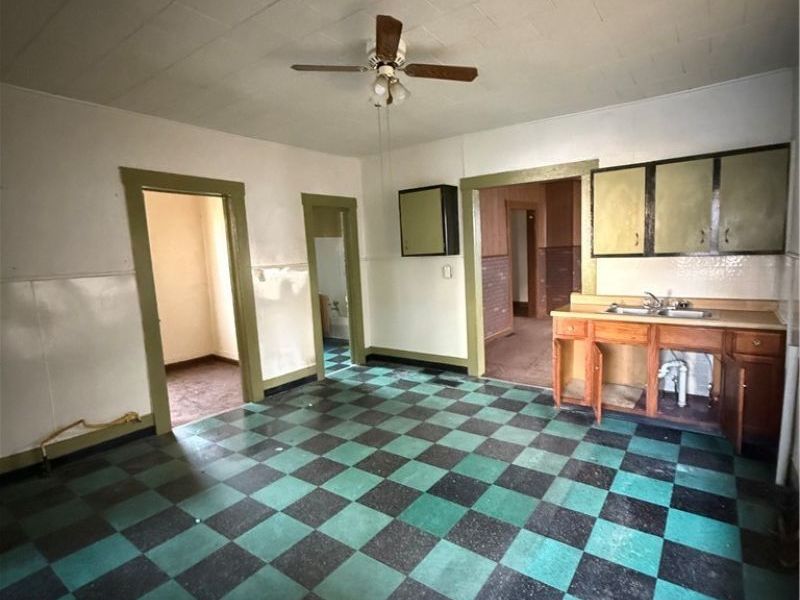604 Jefferson Avenue, Cleveland, OH 44113 Photo 2