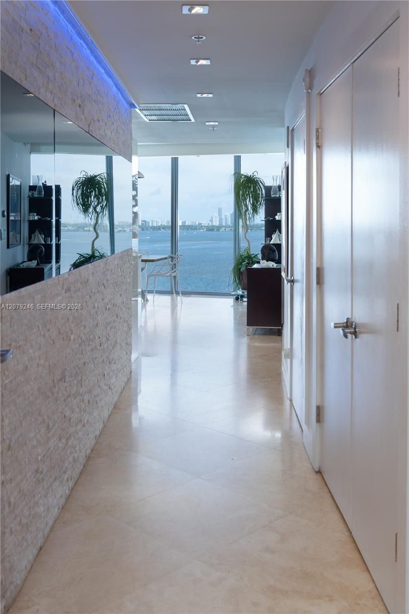 601 NE 36th St , Unit 1412, Miami, FL 33137 Photo
