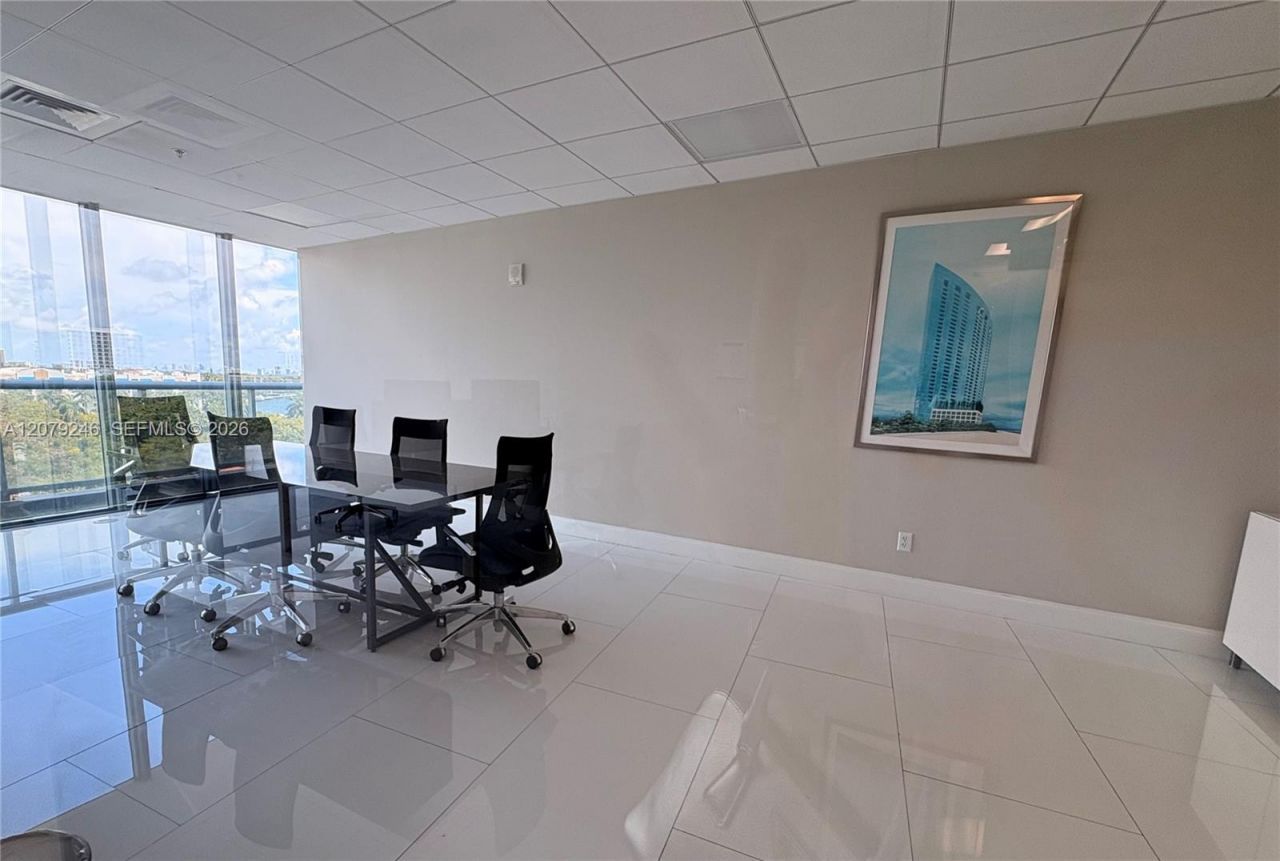 601 NE 36th St , Unit 1412, Miami, FL 33137 Photo